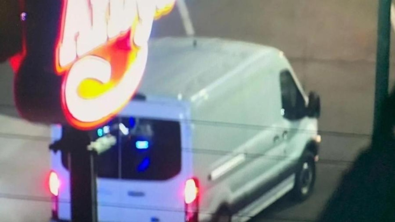 Cadáver de funcionária de fast-food é encontrado em freezer de restaurante nos EUA