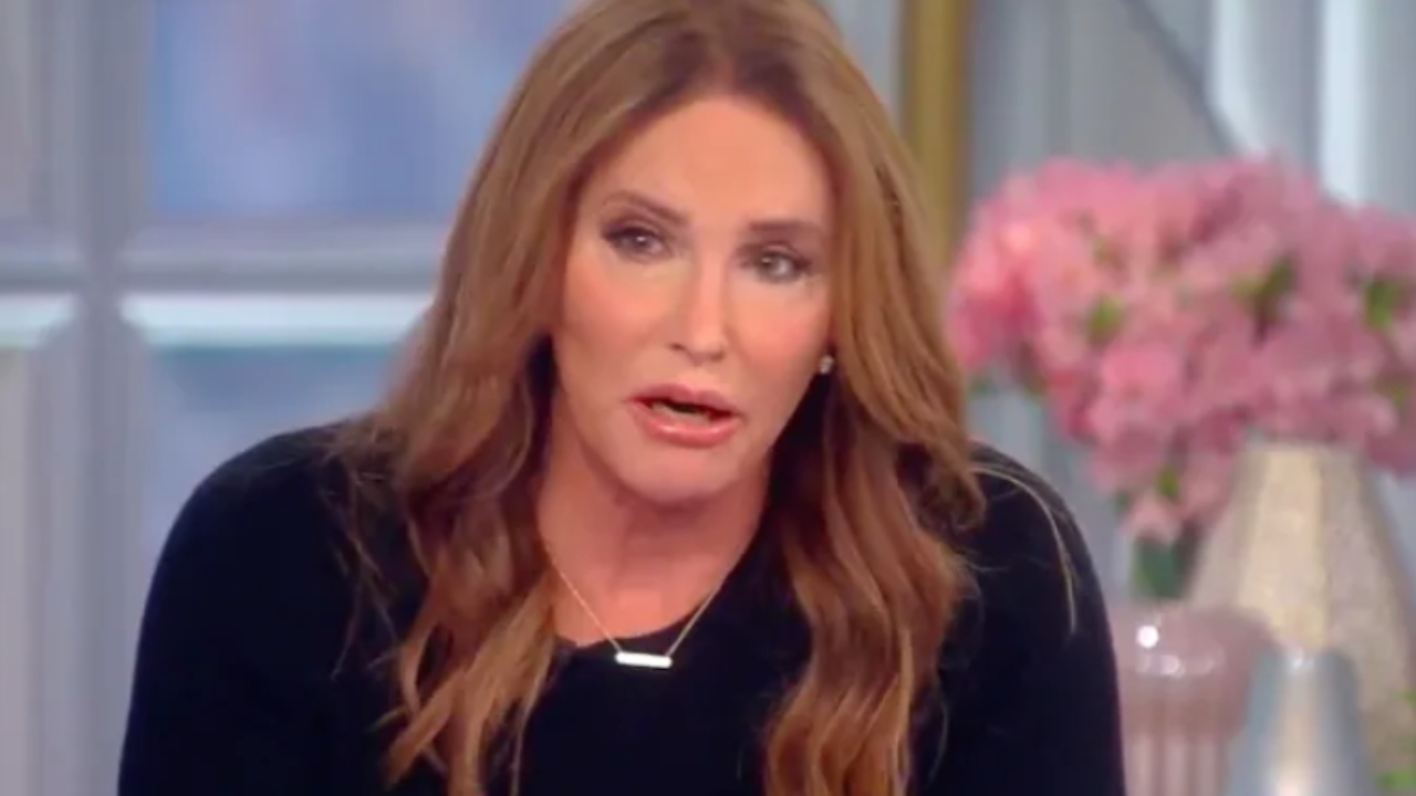 Caitlyn Jenner volta a se posicionar contra mulheres trans em esportes femininos