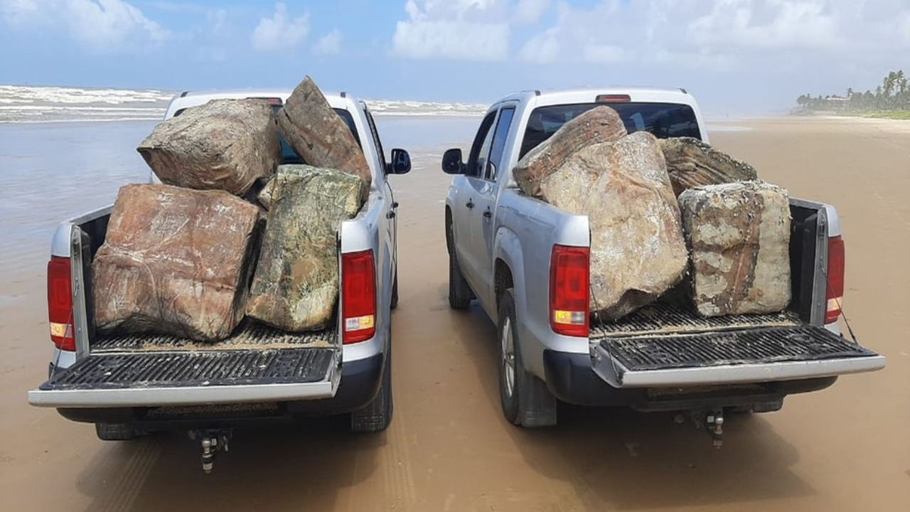 200 pacotes de borracha da Segunda Guerra são encontrados no Sergipe