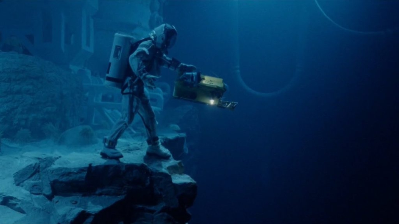 Filme de James Cameron retrata cena de implosão de submarino