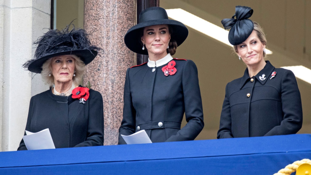Membro da monarquia britânica teria se incomodado com acusações de livro