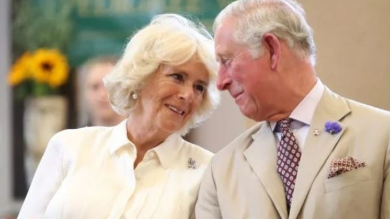 Oração oficial: Charles III ordena mudança no tratamento de Camilla
