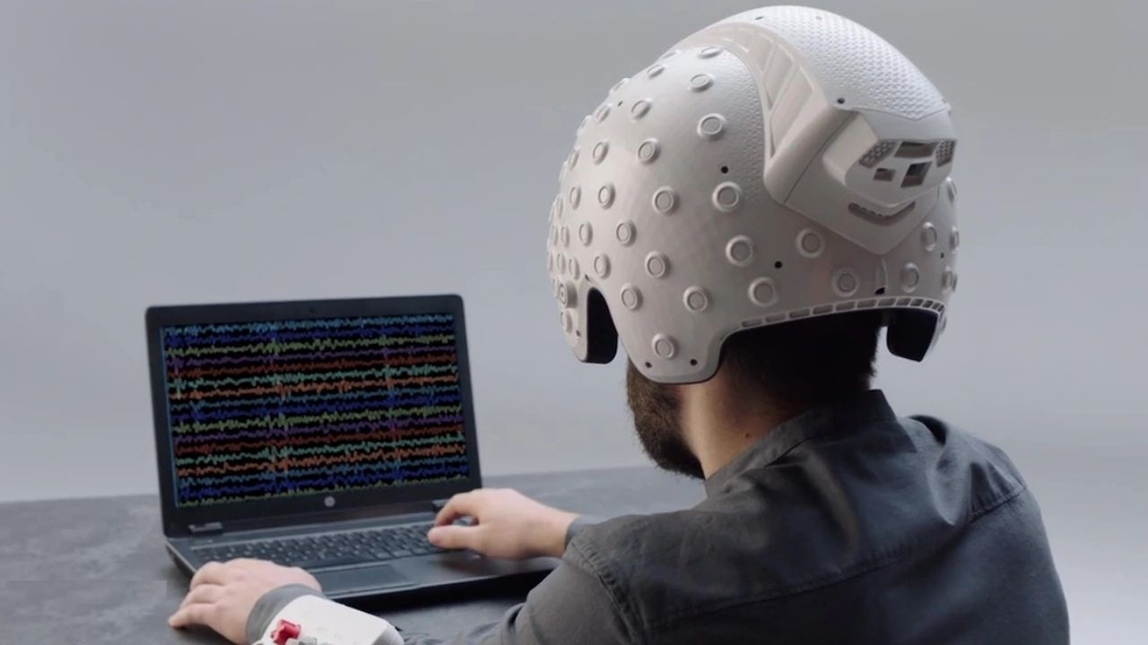 Astronautas usarão capacete especial que analisa o funcionamento do cérebro no espaço