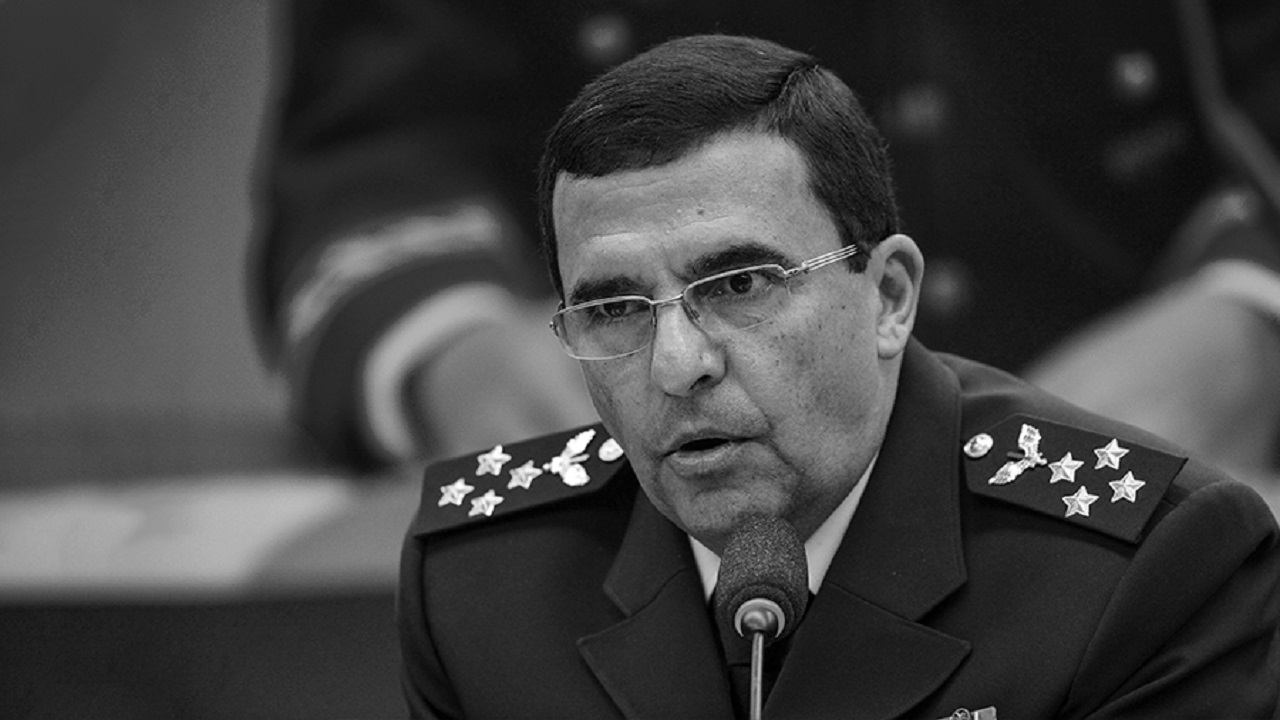 Comandante da FAB diz que militares prestarão continência a Lula