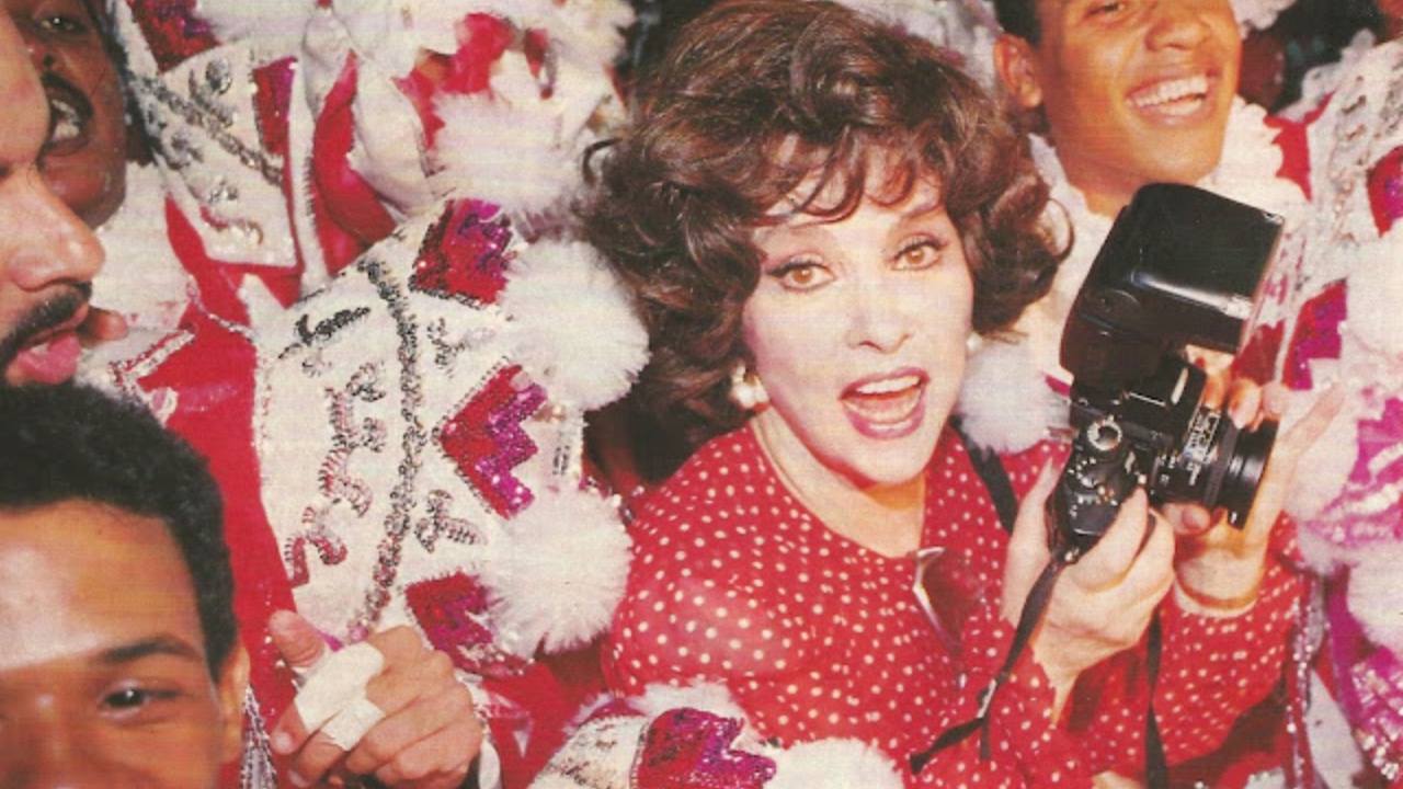 Falecida aos 95 anos, Gina Lollobrigida já veio ao Brasil registrar imagens do carnaval carioca