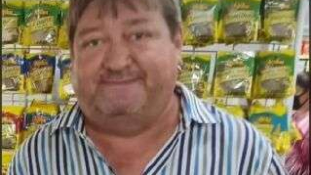 Empresário morre após bater em carreta parada em bloqueio de rodovia