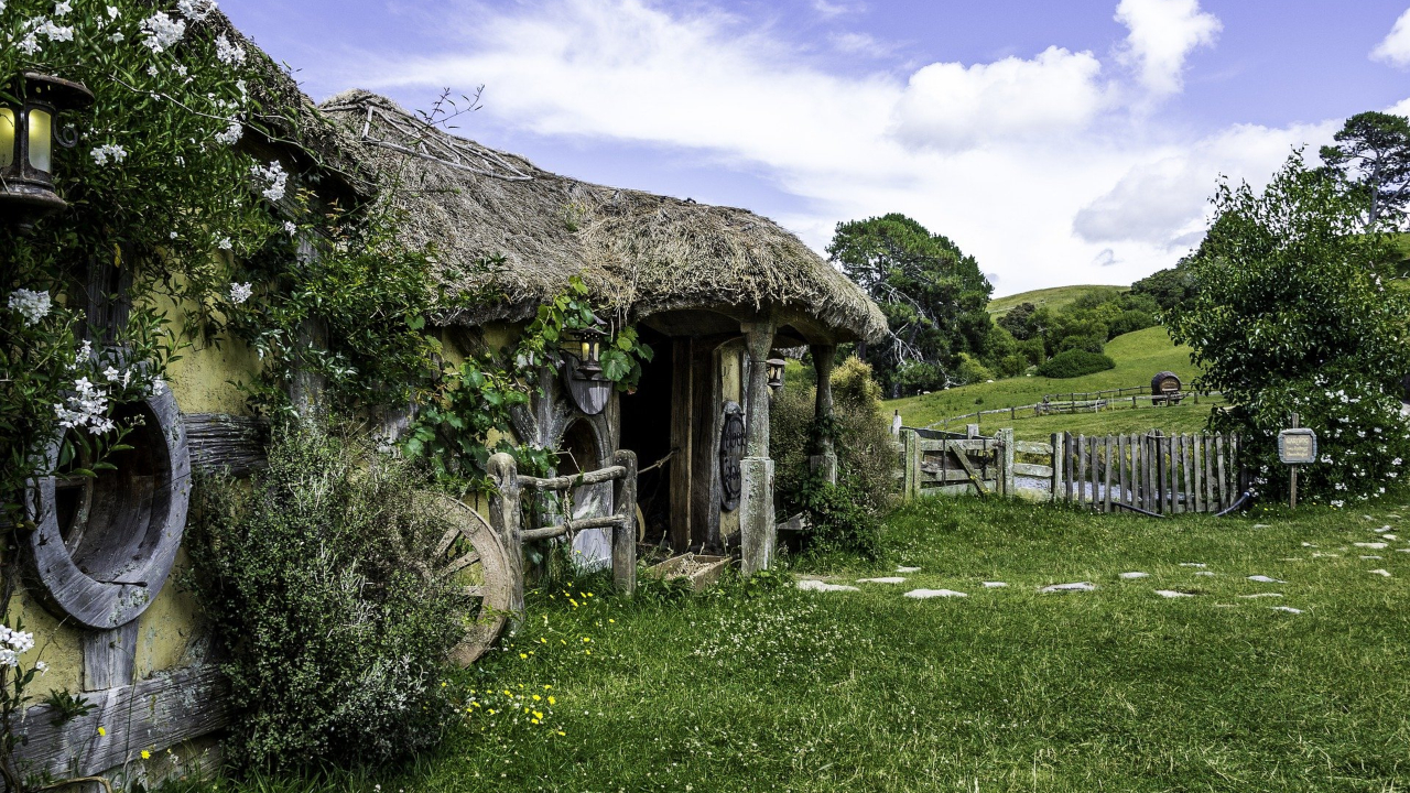Na Itália, fã de ‘O Senhor dos anéis’ viraliza ao viver como um hobbit