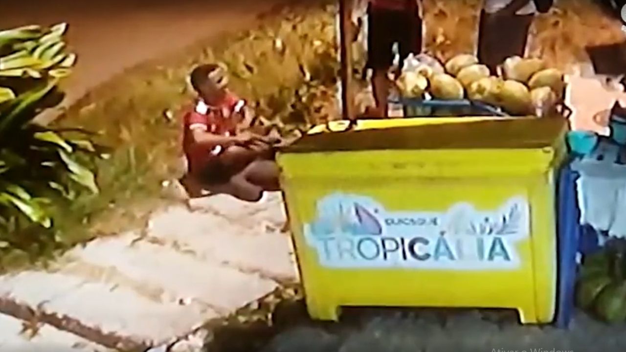 Imagens captam momento em que congolês é assassinado