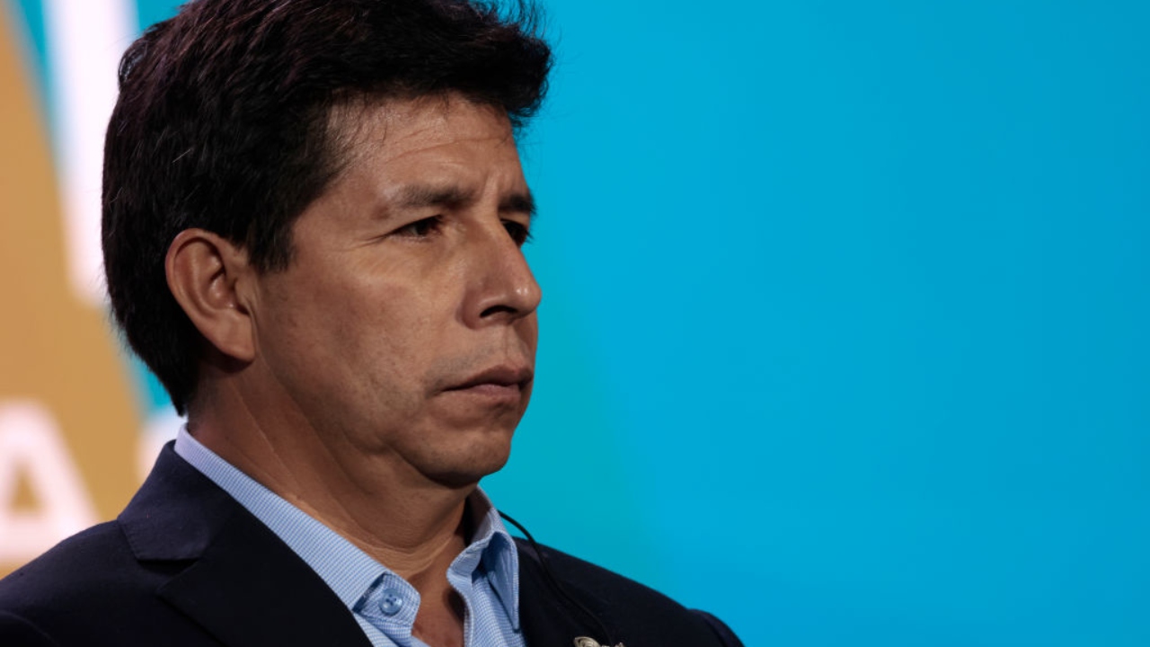 Dissolução do Congresso, toque de recolher e prisão do presidente: O que acontece no Peru