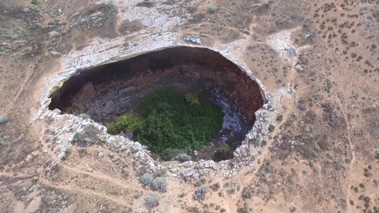 Vândalos invadem caverna e destroem desenhos aborígenes de 30 mil anos