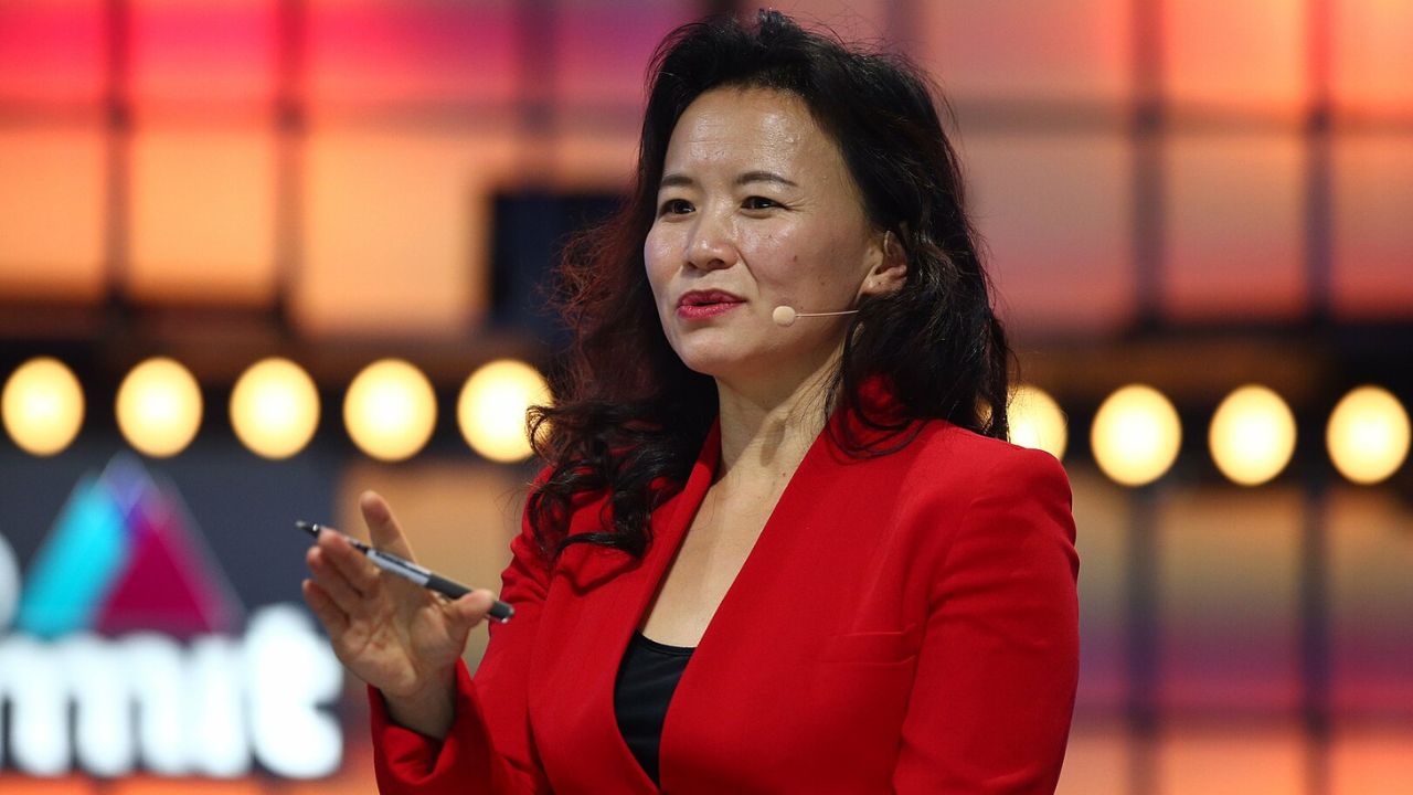 ‘Não vejo uma árvore há três anos’, diz âncora de TV presa na China