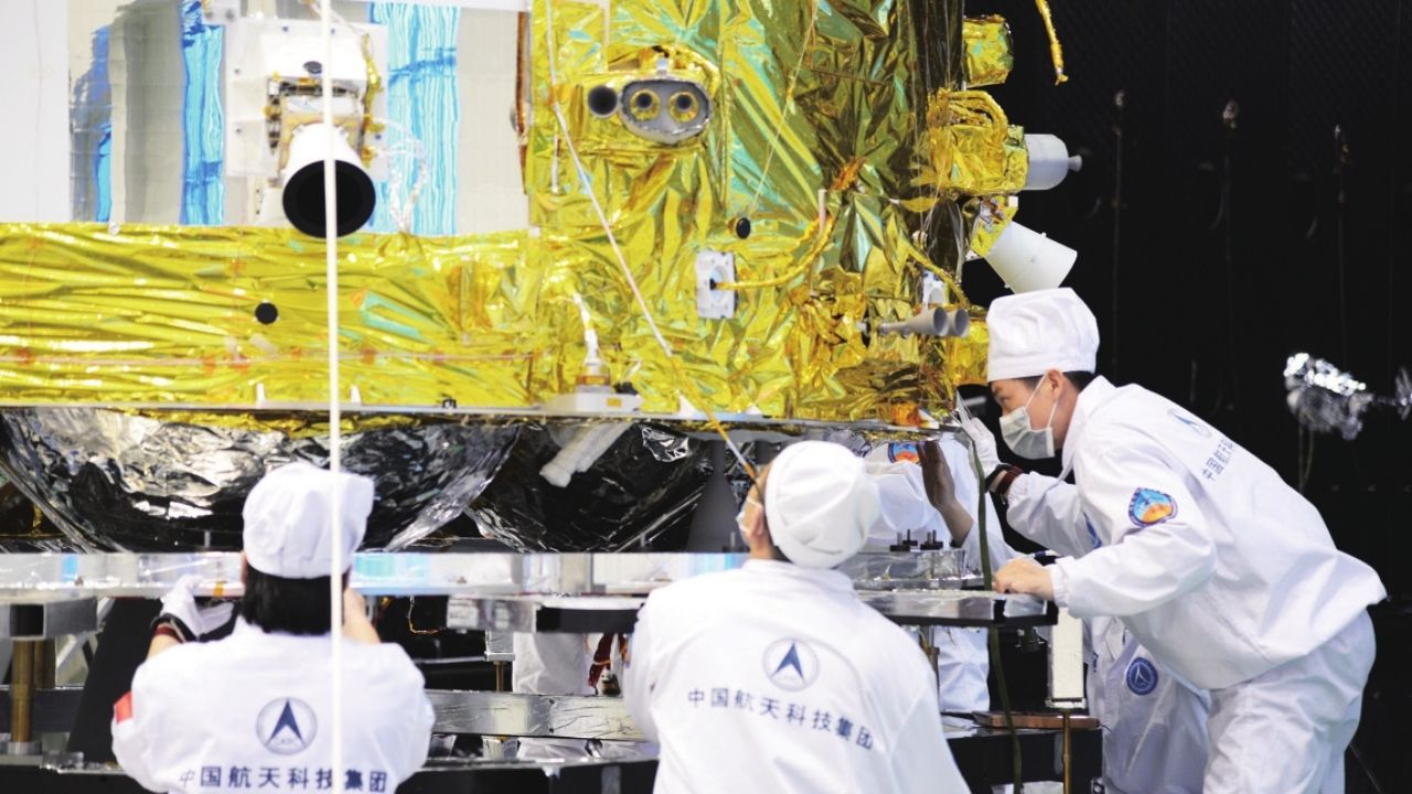 China lançará foguete com robô para coletar amostras na Lua