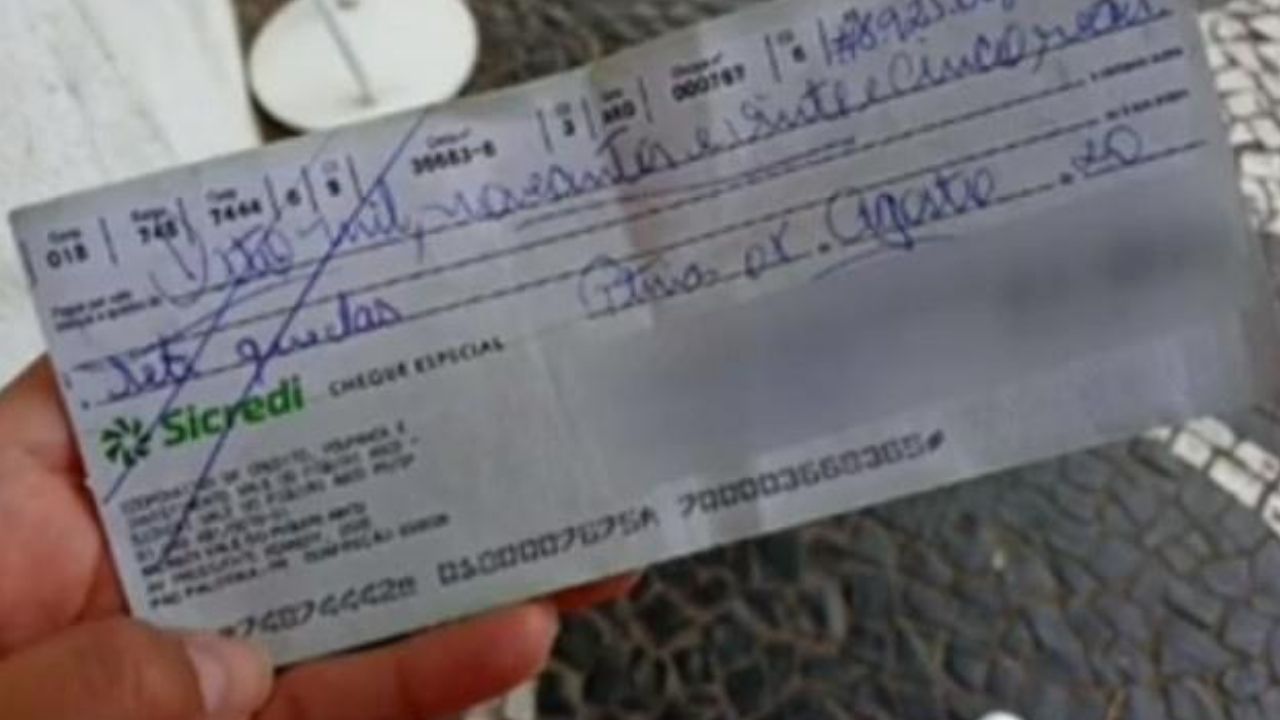 No Paraná, mulher encontra cheque de quase R$ 9 mil e devolve ao dono