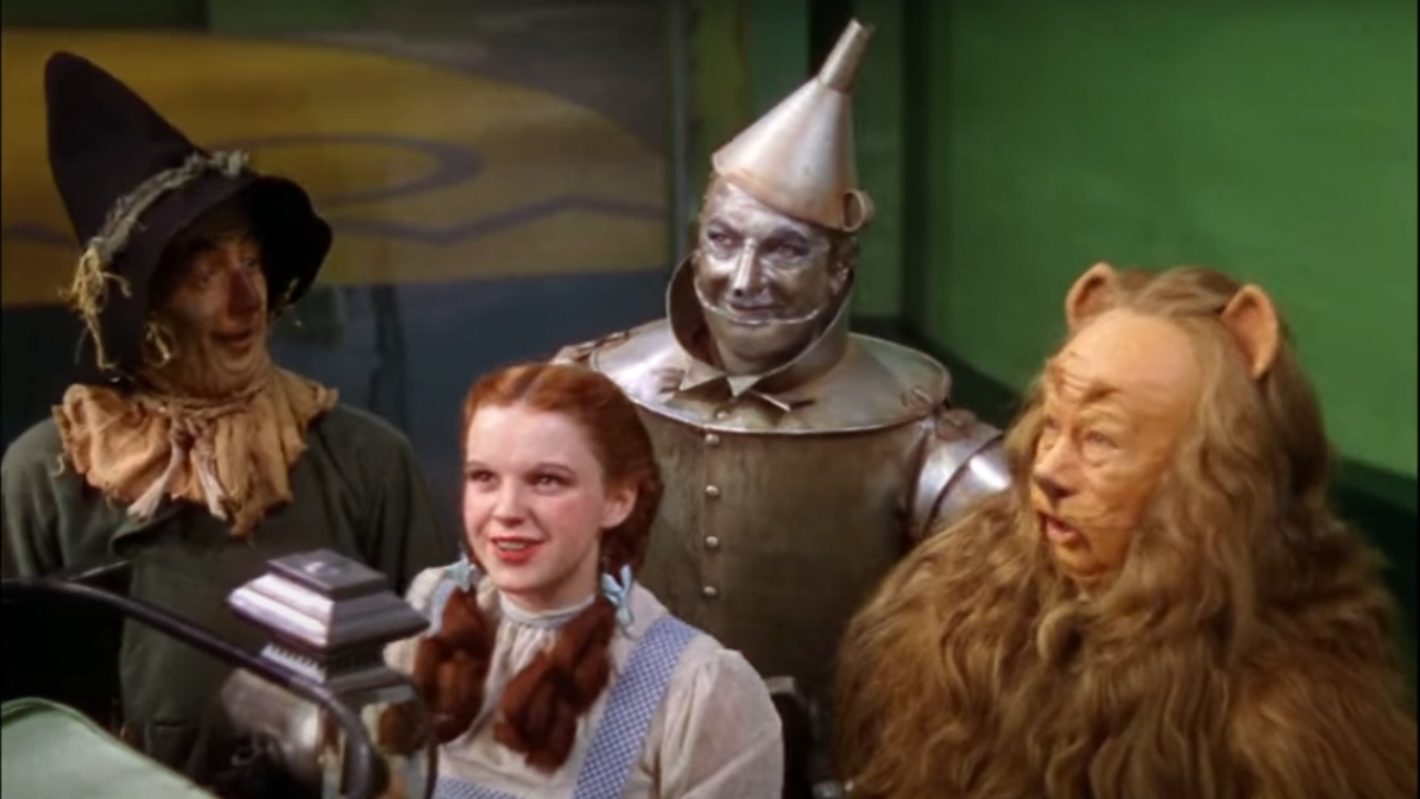Ampulheta de ‘O Mágico de Oz’ é vendida em leilão 80 anos após as filmagens