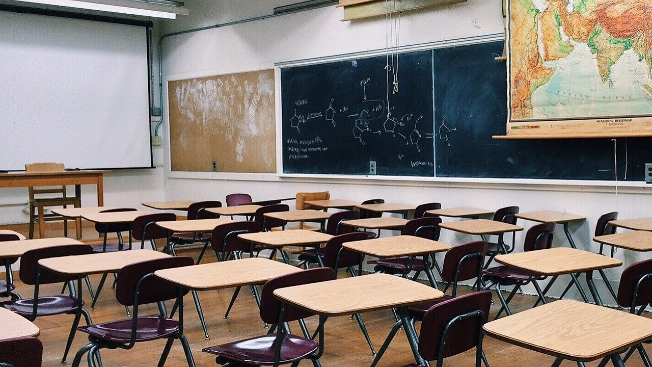 Ensino de ‘linguagem neutra’ nas escolas pode ser proibido em Belo Horizonte