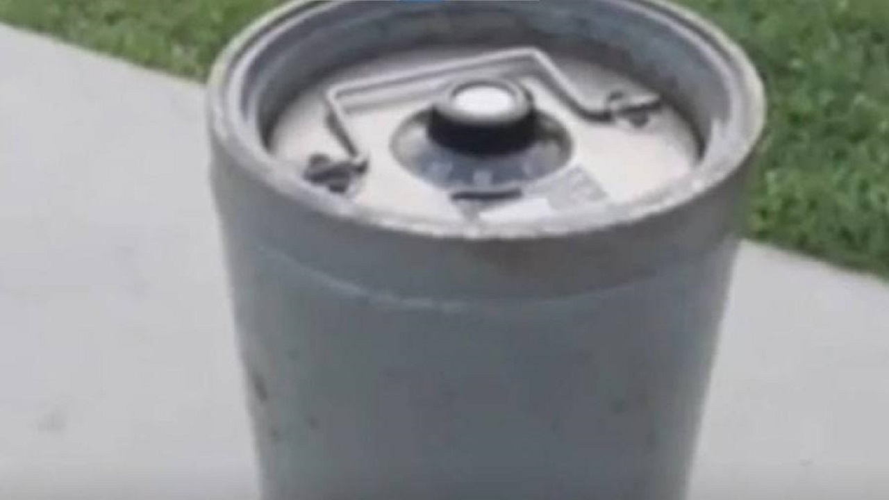 Após vender cofre velho, homem descobre que objeto guardava mais de R$100 mil