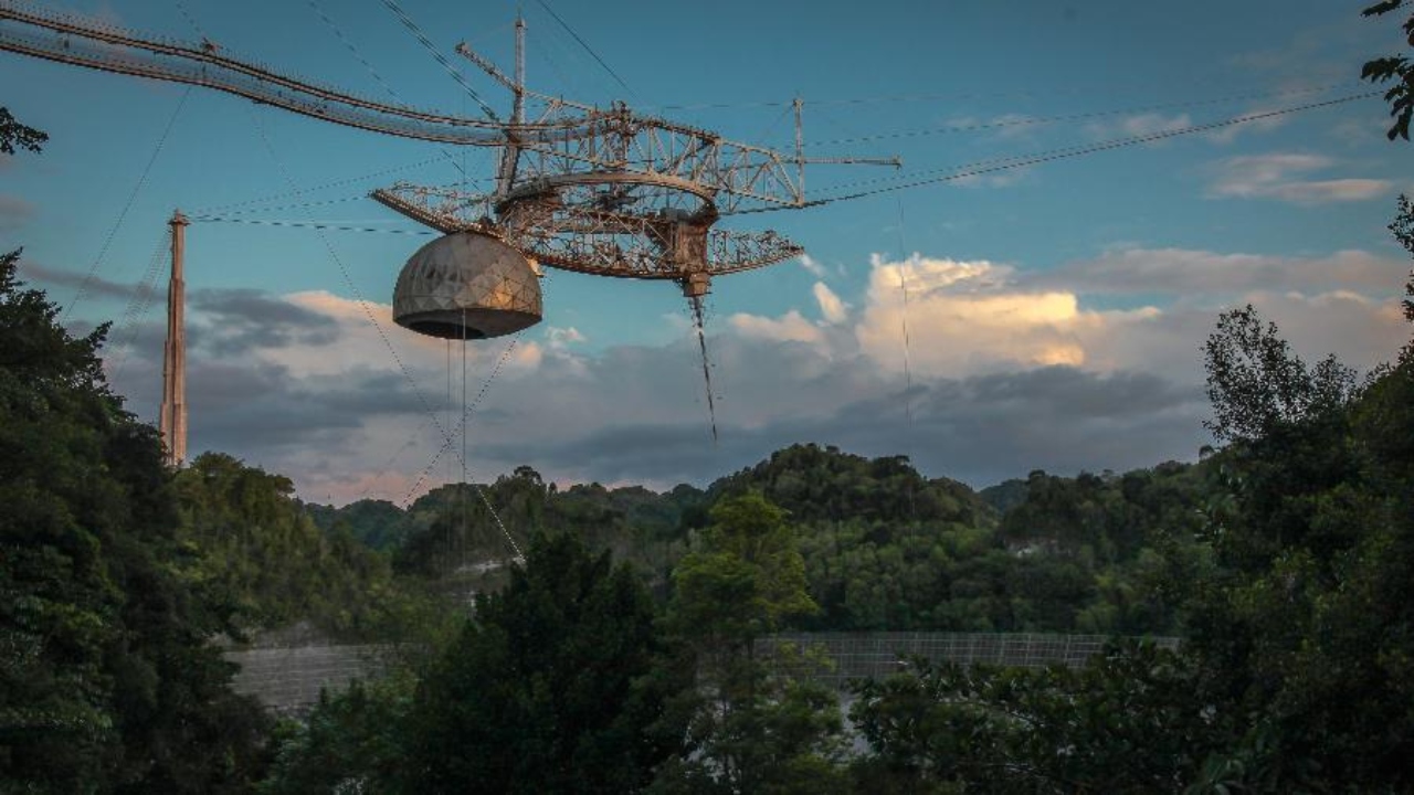 Arecibo: Após 57 anos, um dos mais importantes telescópios do mundo desaba em Porto Rico