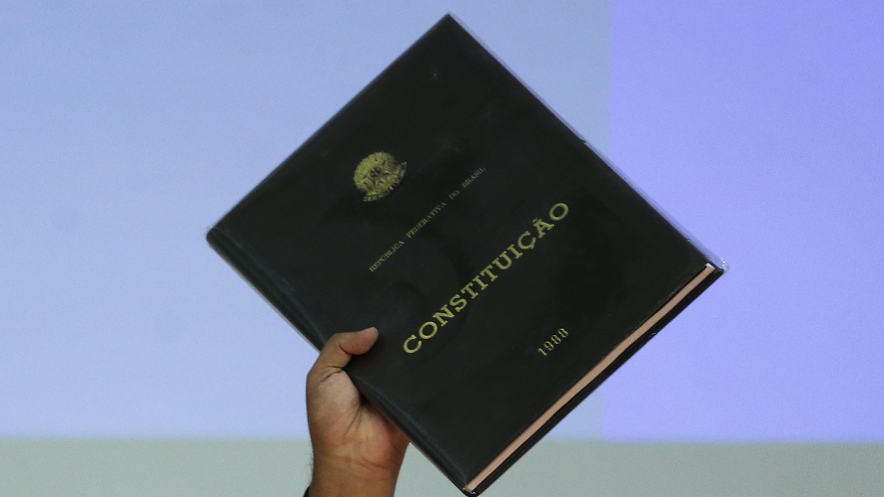 Após 35 anos, Constituição ganha tradução para linguagem indígena