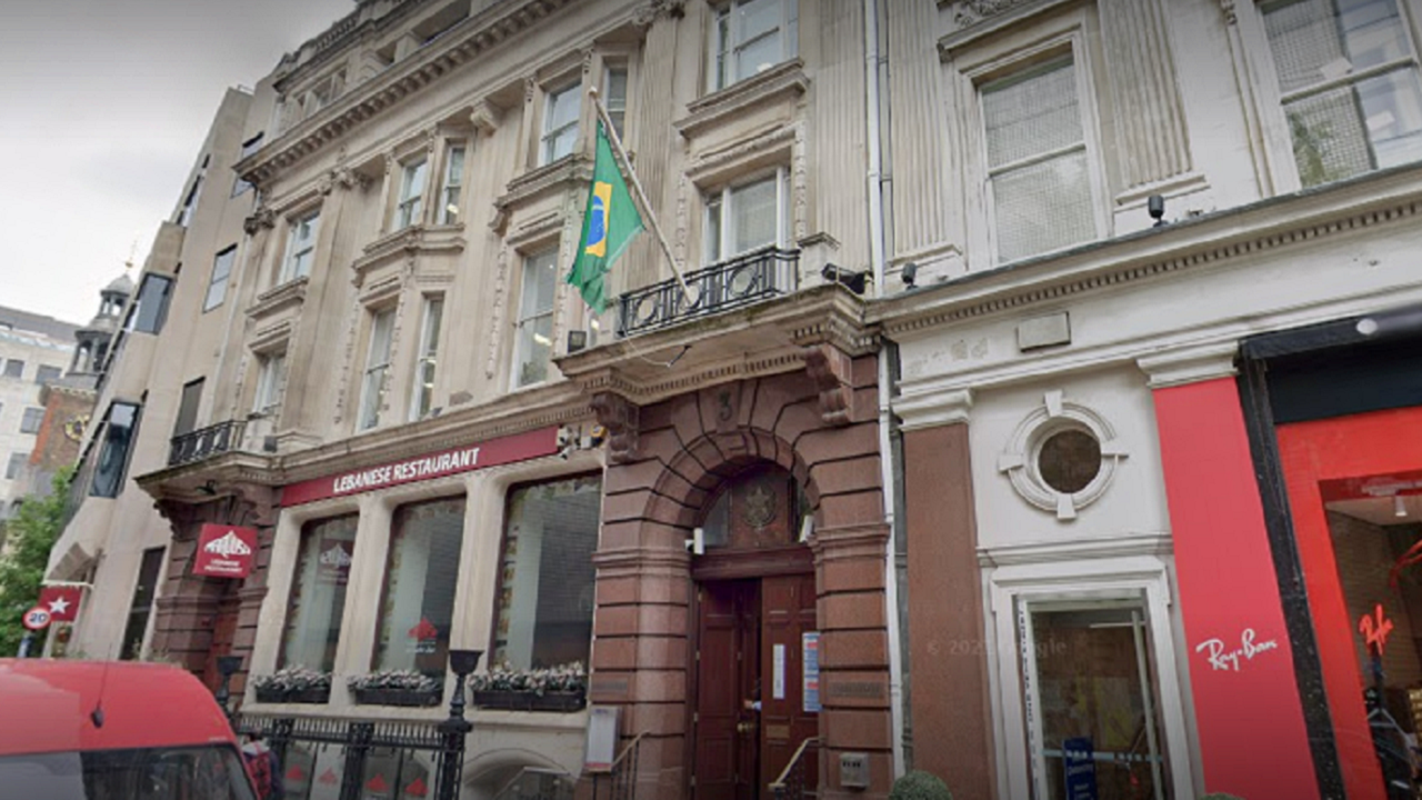 Consulado Brasileiro em Londres pode dividir prédio com ‘strip club’