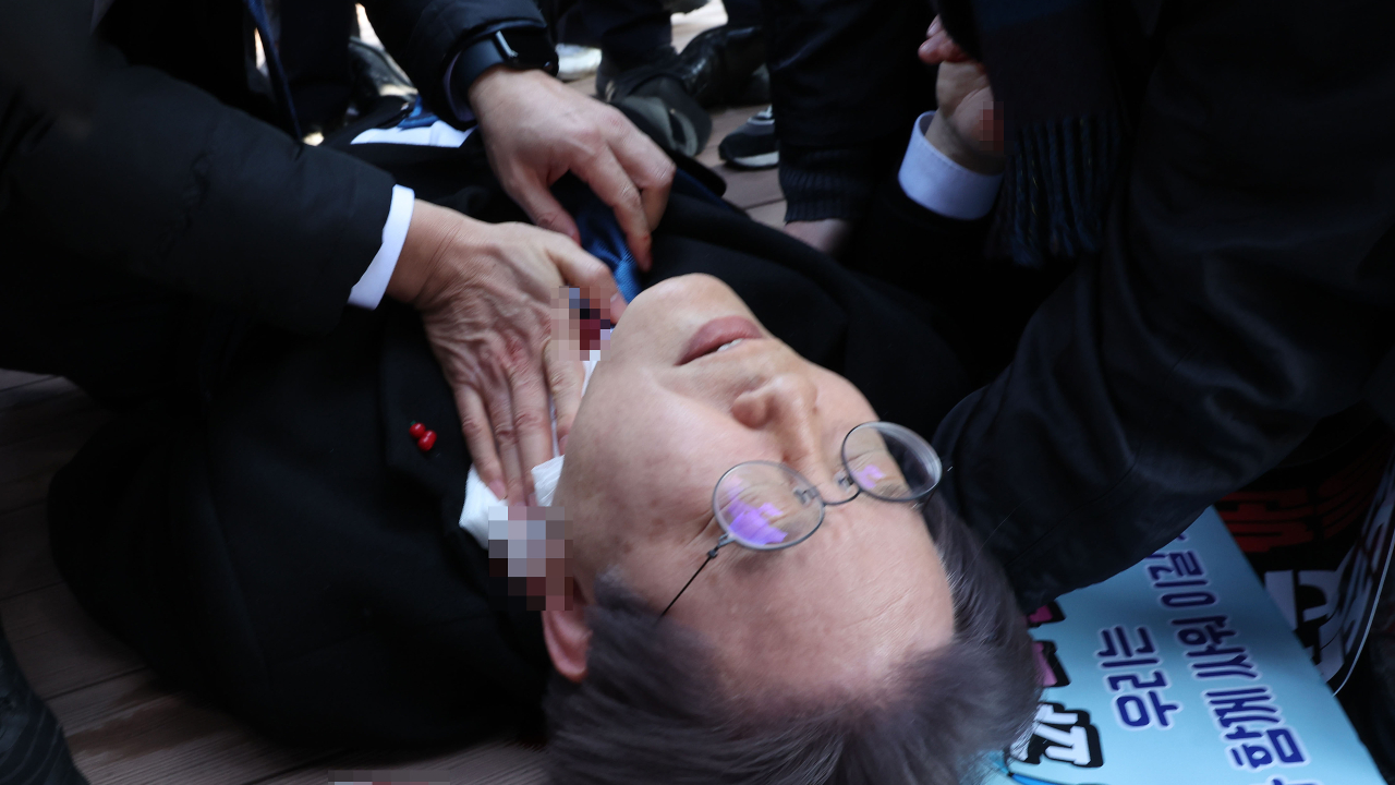 Lee Jae-myung, líder da oposição da Coreia do Sul, é esfaqueado no pescoço