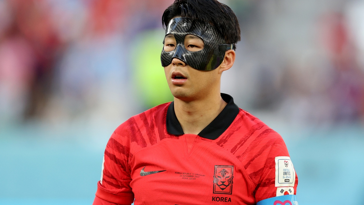 Por que Heung-Min Son, capitão da Coreia do Sul, usa máscara em campo?