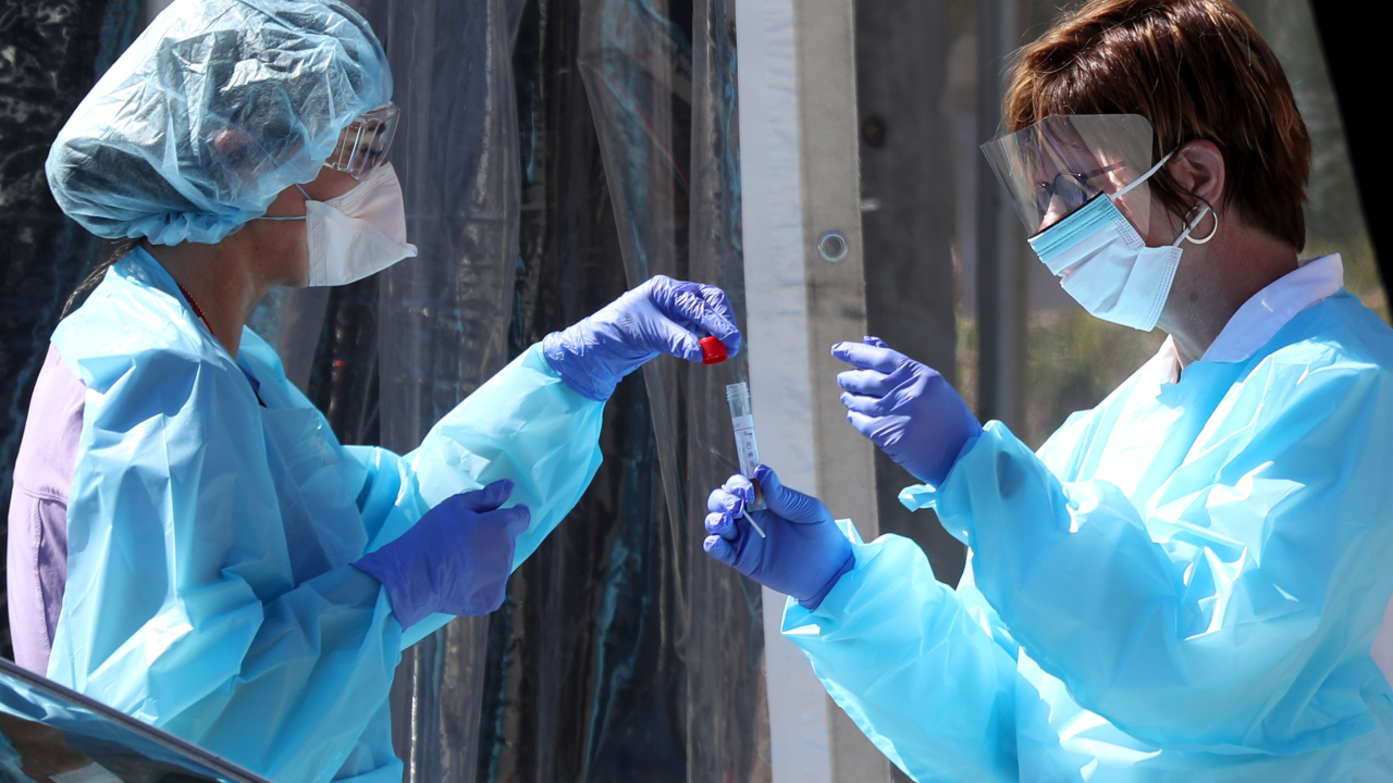 Agências de inteligência dos EUA confirmam que coronavírus não foi criado como ‘arma química’