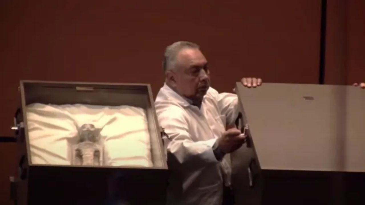 Corpos de supostos extraterrestres apresentados no Congresso do México viram piada