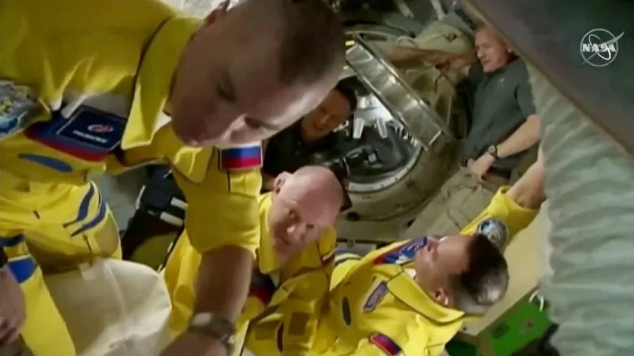 Rússia nega homenagem a Ucrânia em traje amarelo de cosmonautas: ‘Loucura’