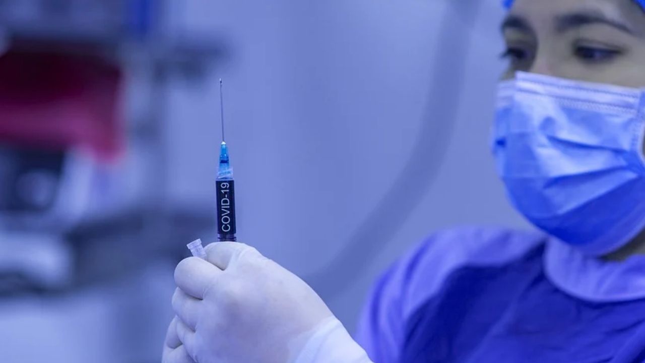 ‘Vacina’ é definida como palavra do ano por dicionário americano