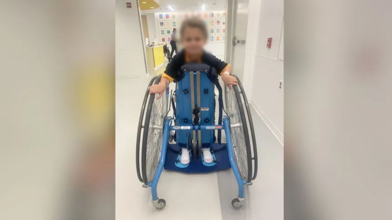Menino de 8 anos ficou paraplégico depois de atentado nos EUA: ‘Sem esperança e triste’