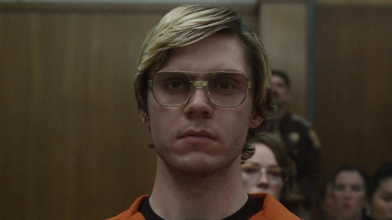 Fantasias inspiradas no canibal Jeffrey Dahmer são banidas no eBay