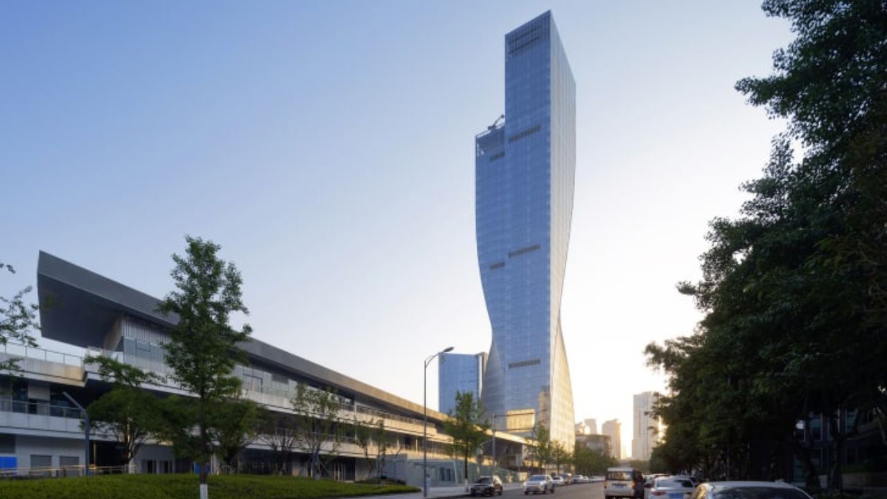 Proeza arquitetônica: China inaugura curioso arranha-céu torcido