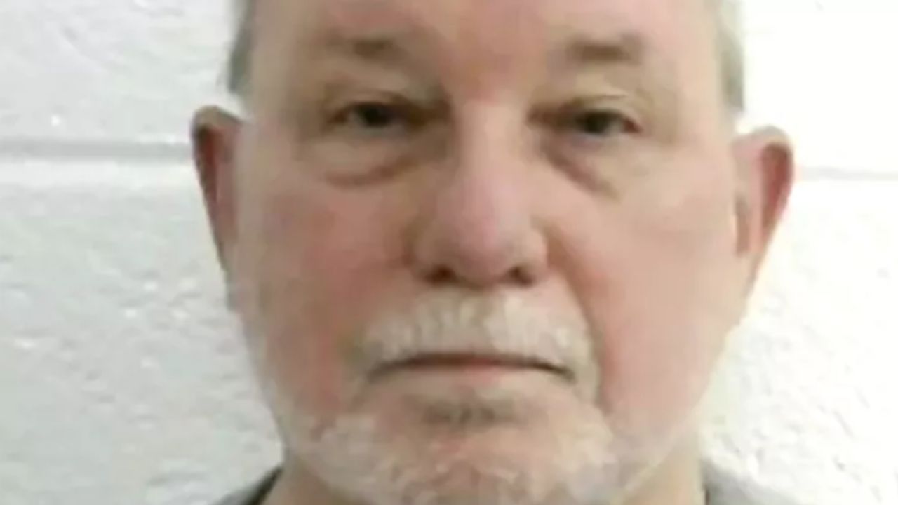 Incêndios por ‘vingança’: Ex-chefe de polícia recebe 8 sentenças perpétuas nos EUA