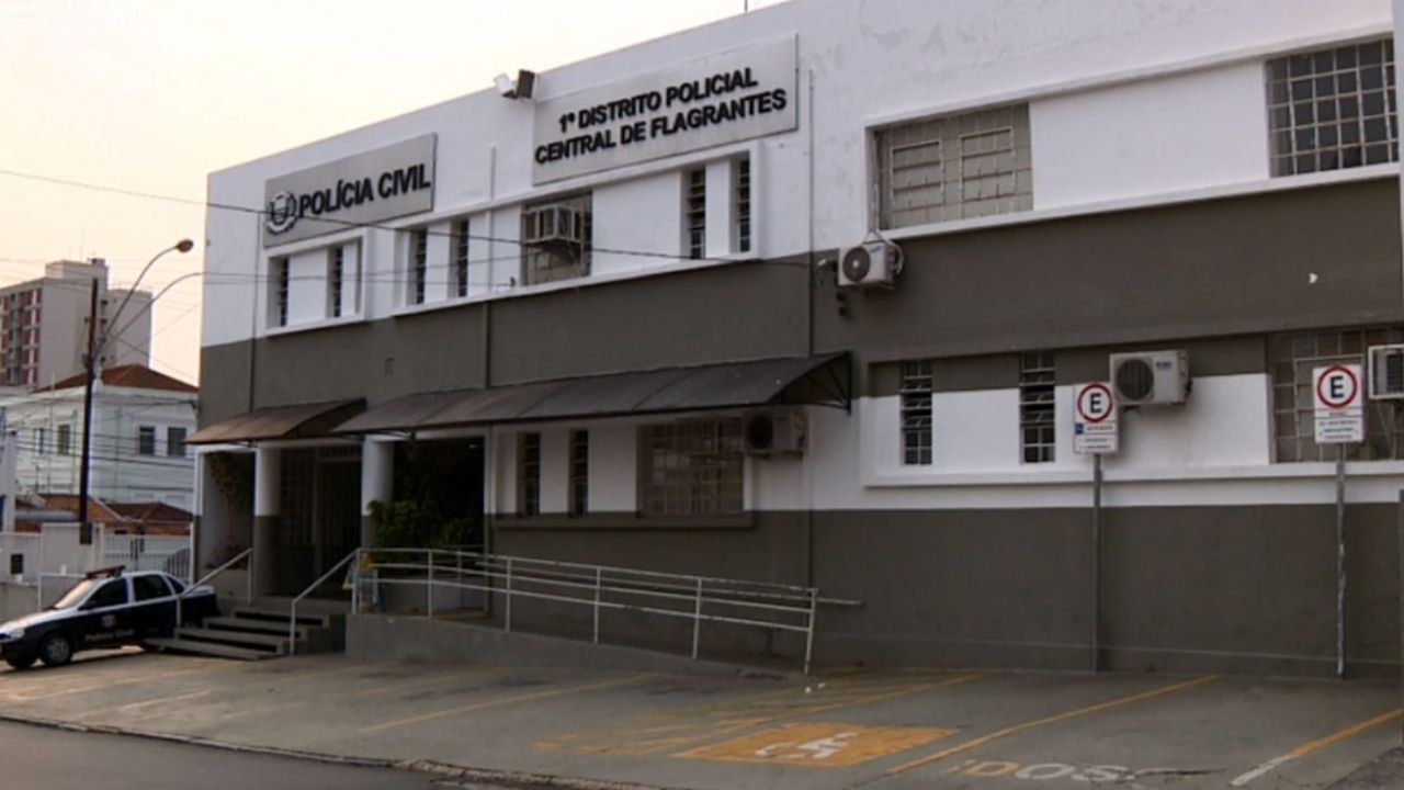 Para realizar “prova de vida” mulher leva idoso morto a banco