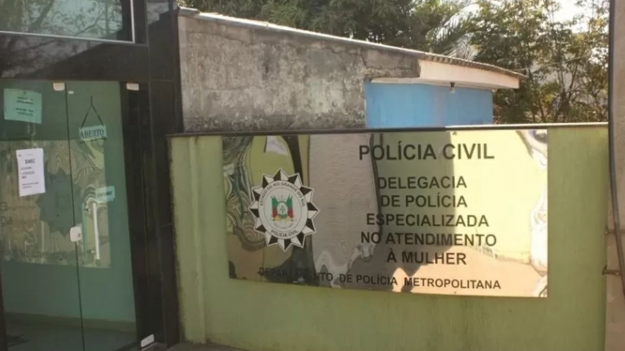 Mulher grávida finge dor abdominal para ser levada para hospital e denuncia cárcere privado