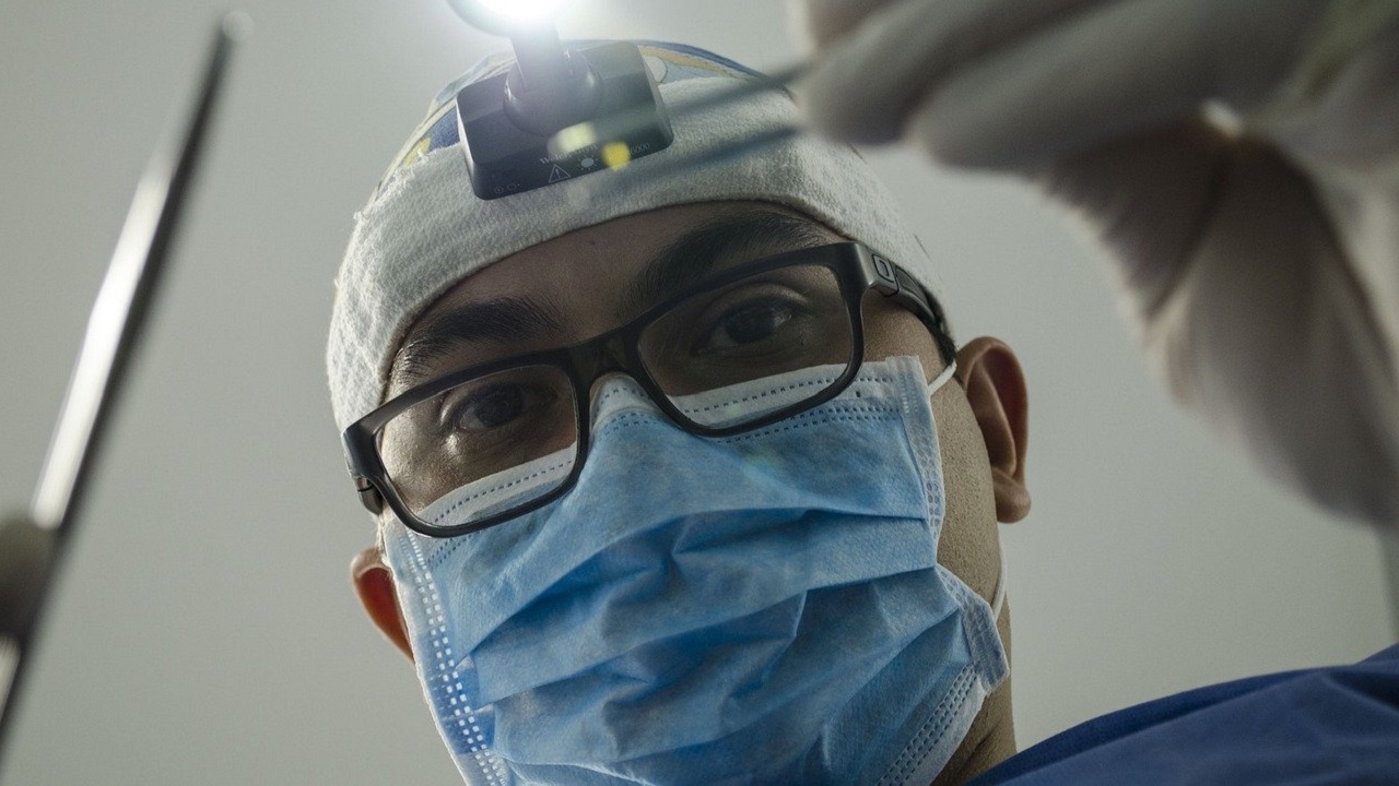 Acusado de quebrar dentes de pacientes para receber dinheiro de seguro, dentista irá a julgamento