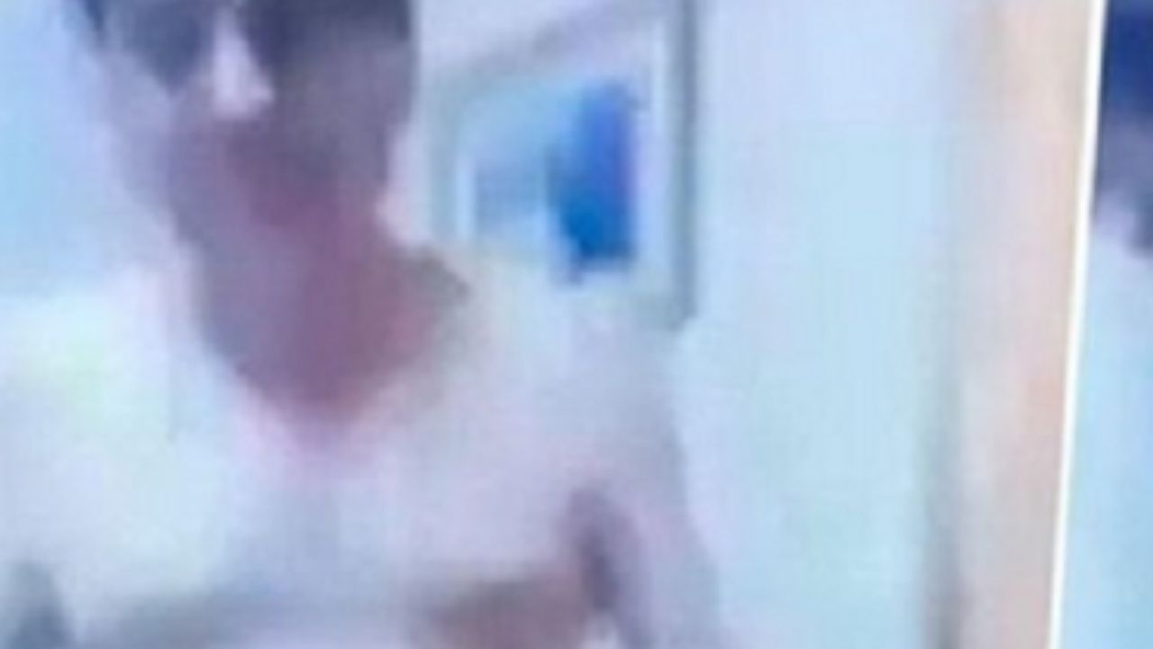 Deputado do Paraguai tira roupa durante reunião virtual