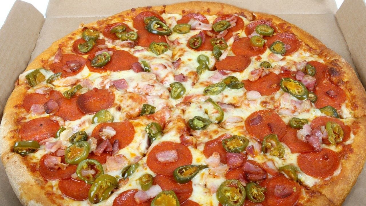 Sem fazer pedido nenhum, homem recebe entregas indesejadas de pizza durante 10 anos