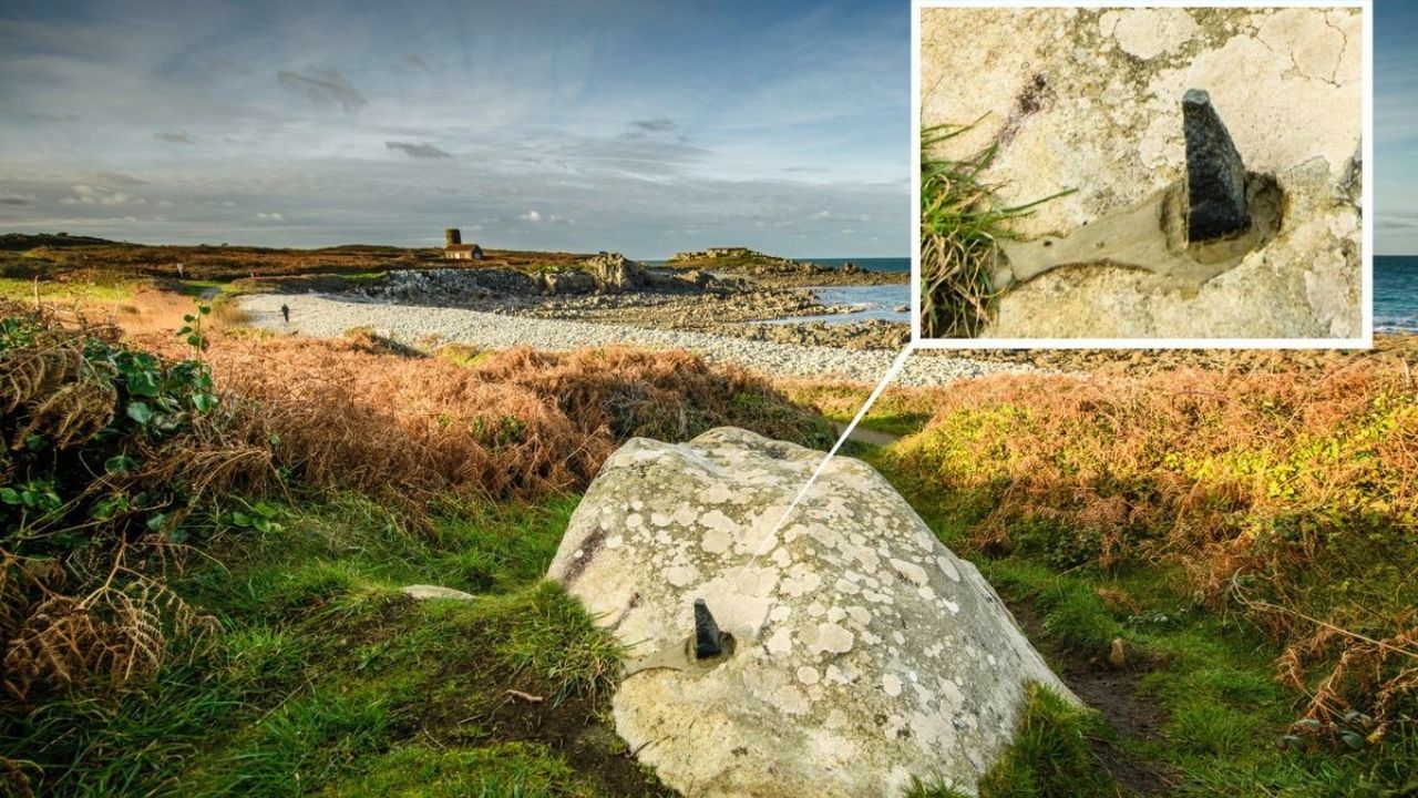 Marca de importância local é vandalizada em ilha do Canal da Mancha