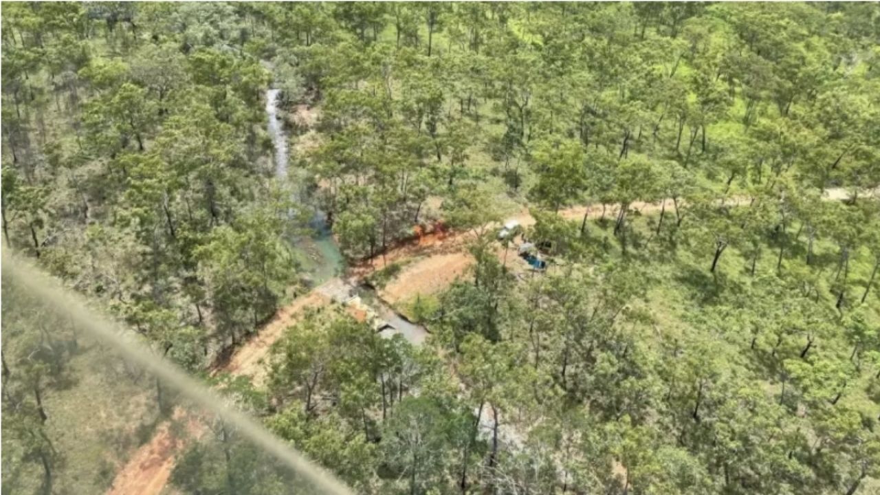 Na Austrália, carro encalha e família fica presa por dias em zona remota