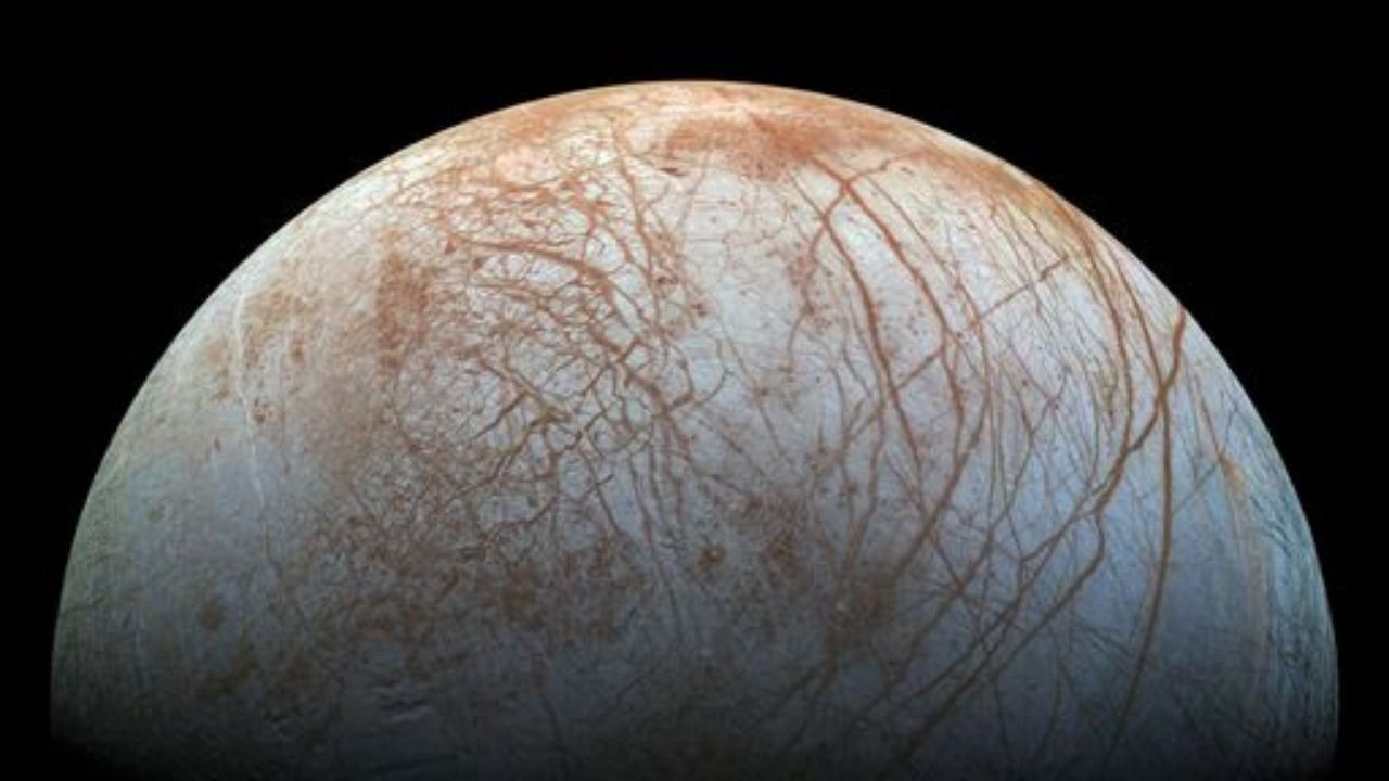 Estudo especula que lua de Júpiter possui vulcões ativos em seu interior