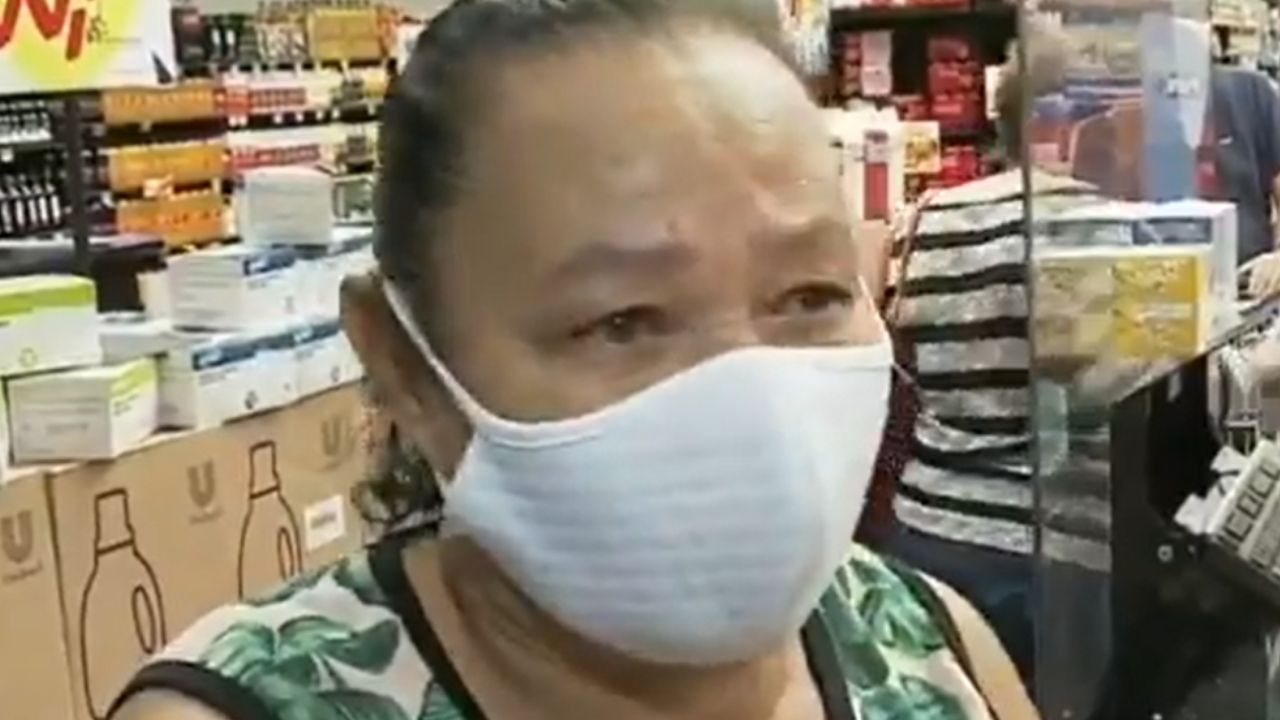Maceió: Vídeo viral mostra idosa chorando por conta de preço de alimentos