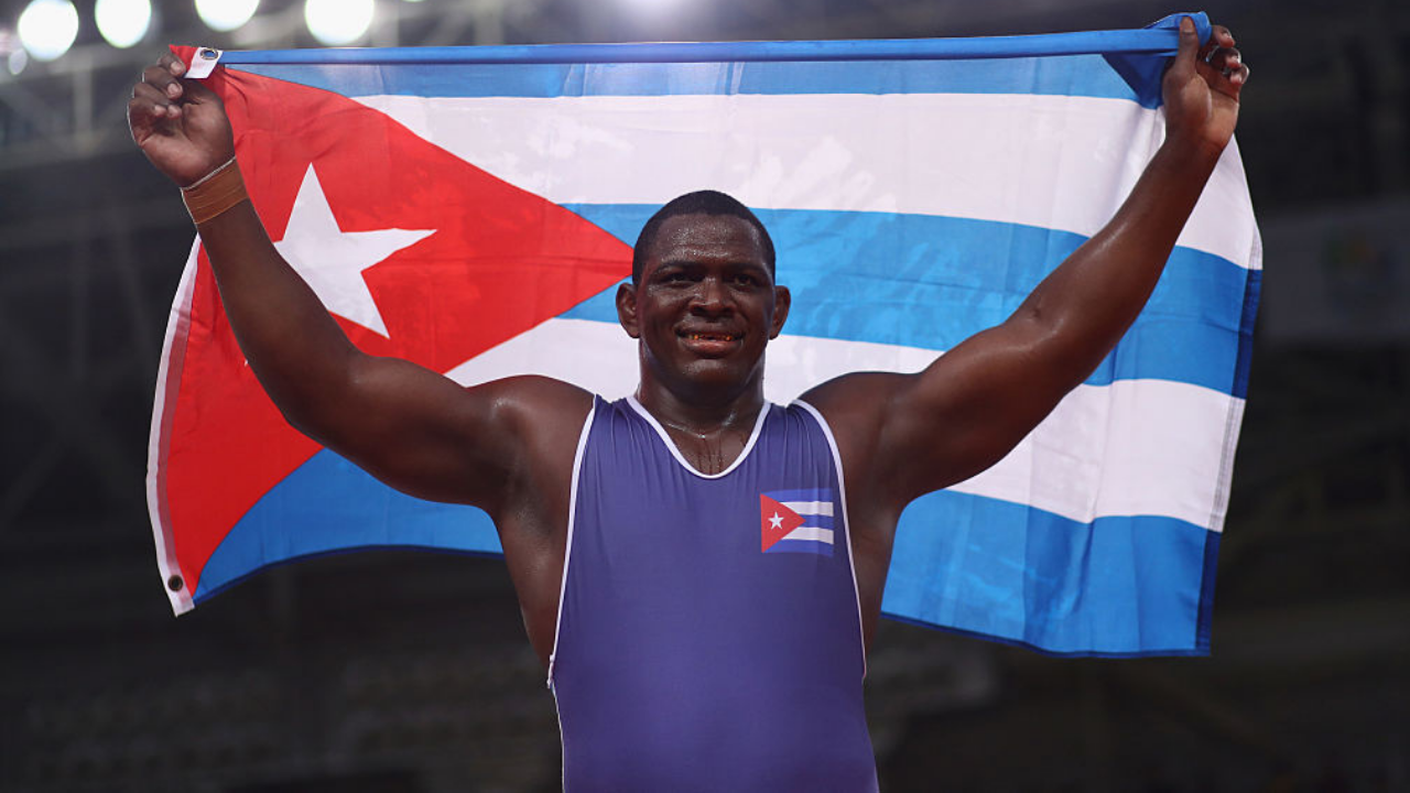 Lutador cubano Mijaín López ganha quatro medalhas de ouro e se iguala a grandes nomes olímpicos