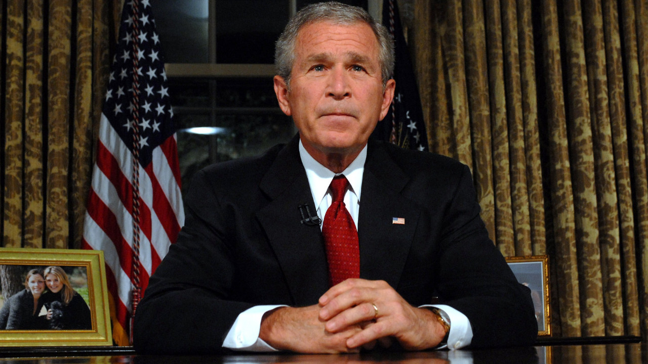 George W. Bush tem acompanhado cenário atual do Afeganistão ‘com profunda tristeza’