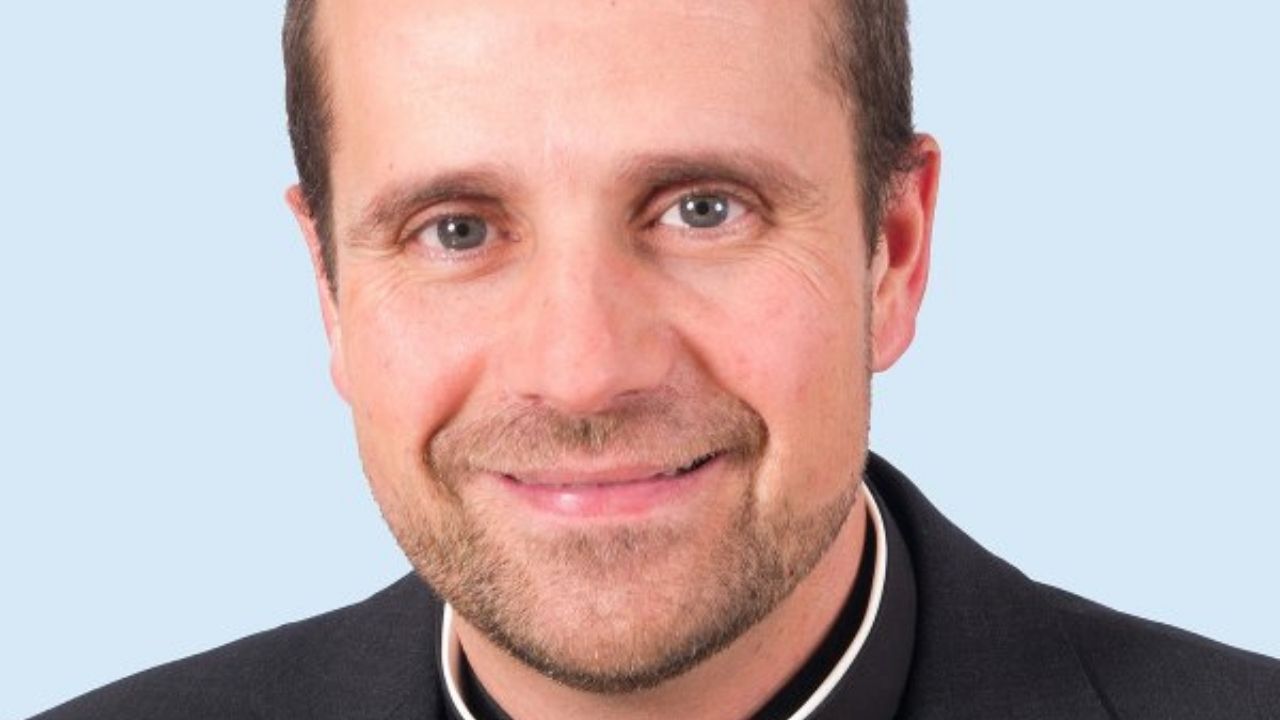 Renúncia de bispo que ofendia homossexuais é aceita pelo Papa