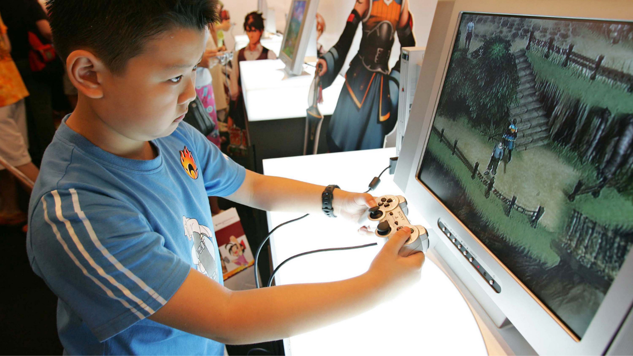 China anuncia mudança no tempo de permanência de menores no videogame