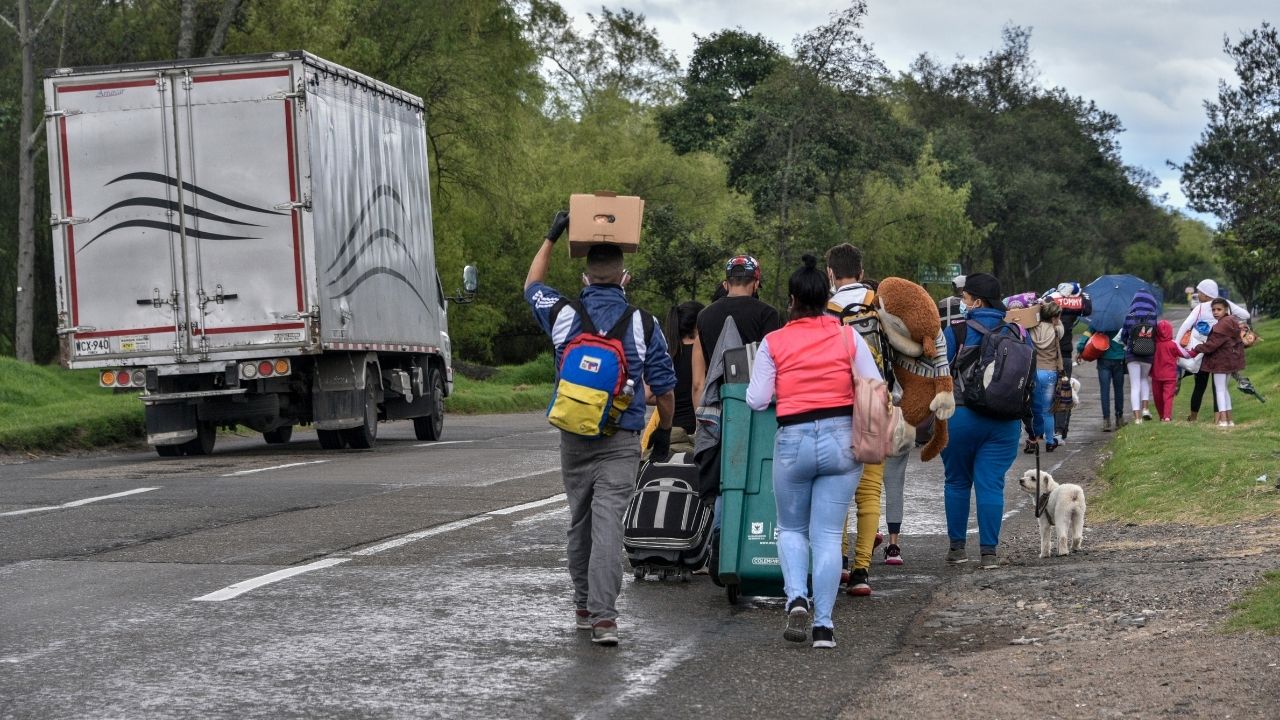 Migrantes venezuelanos estariam sendo assassinados em massa na Colômbia, acredita procurador