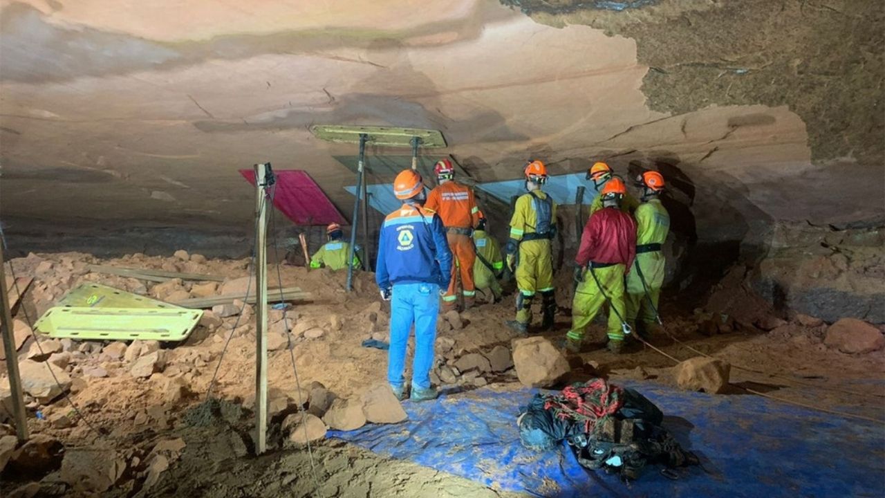 Gruta desaba e deixa 9 bombeiros civis mortos no interior de São Paulo