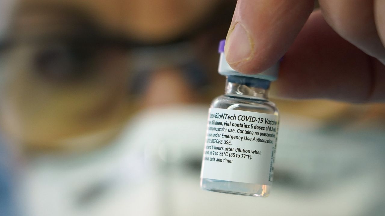 BioNTech começa a trabalhar em vacina contra nova variante da covid-19