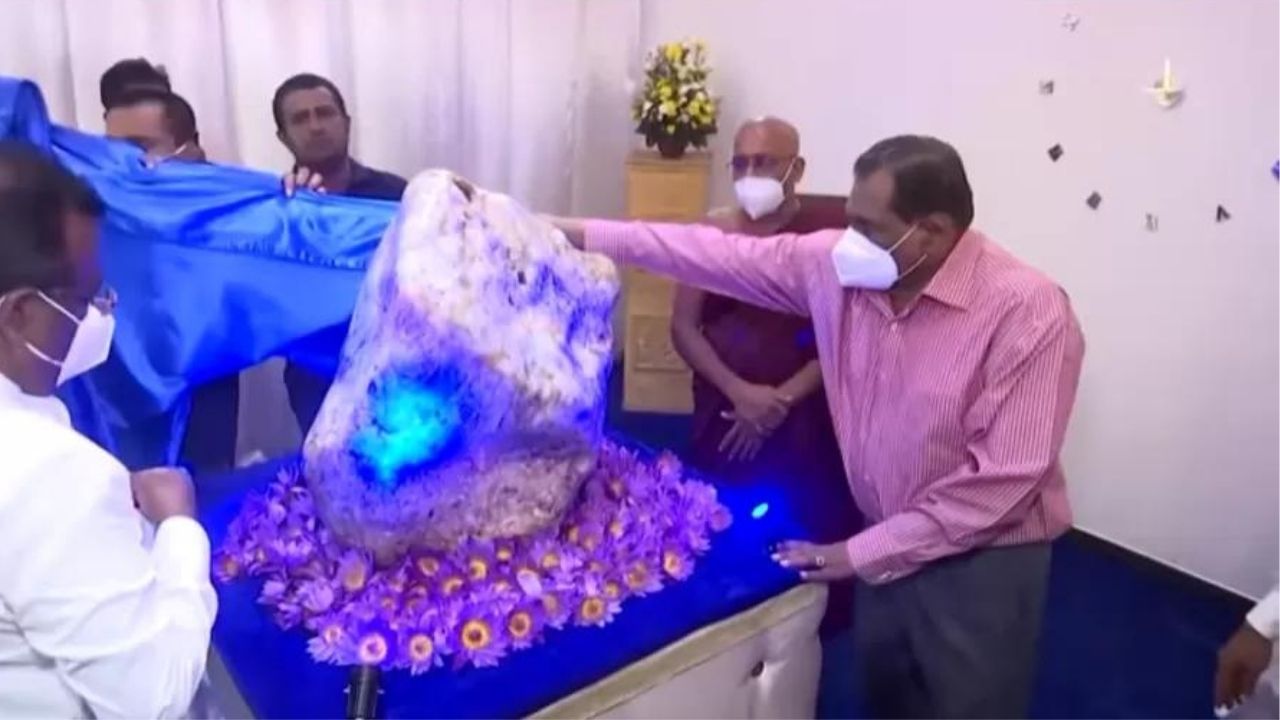 ‘Maior safira do mundo’ vai a leilão